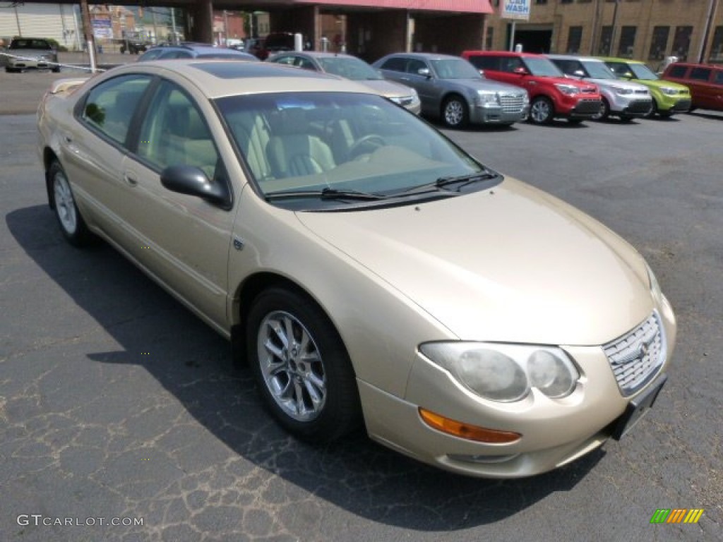 1999 300 M Sedan - Champagne Pearl / Camel/Tan photo #2