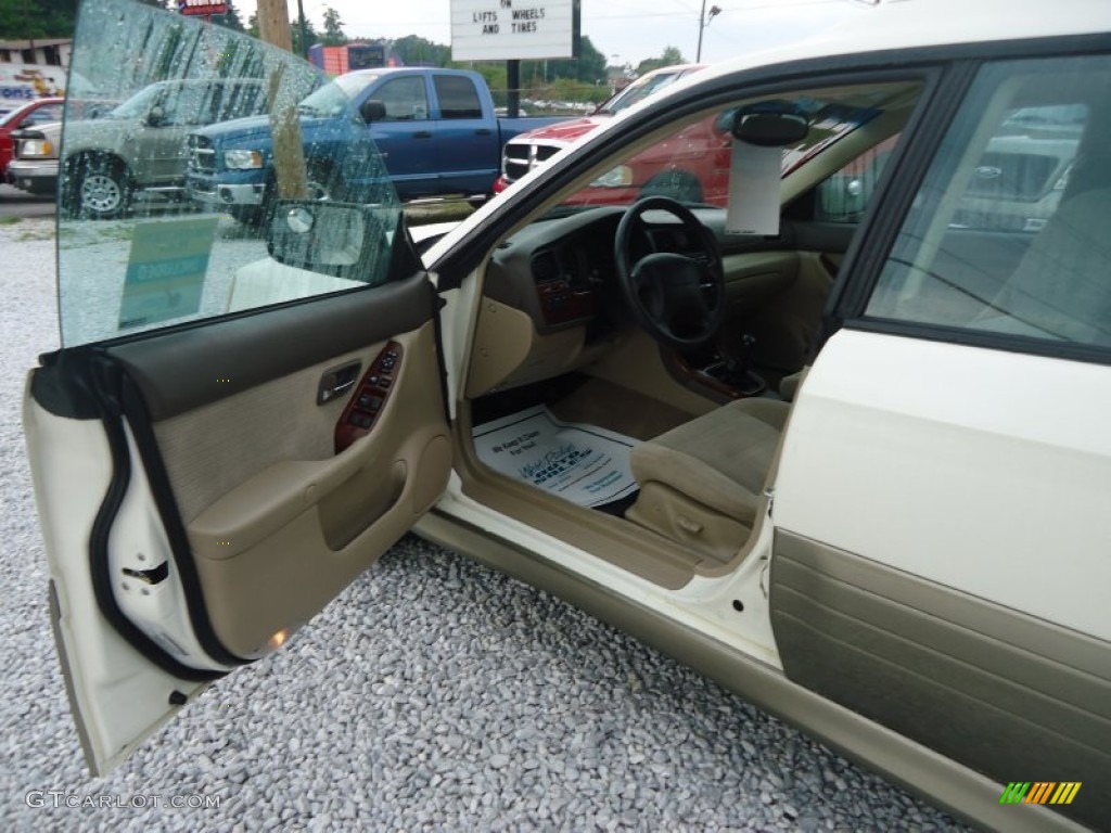 2004 Outback Wagon - White Frost Pearl / Beige photo #8