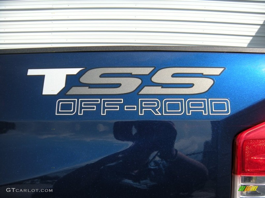 2014 Tundra TSS CrewMax - Blue Ribbon Metallic / Graphite photo #18