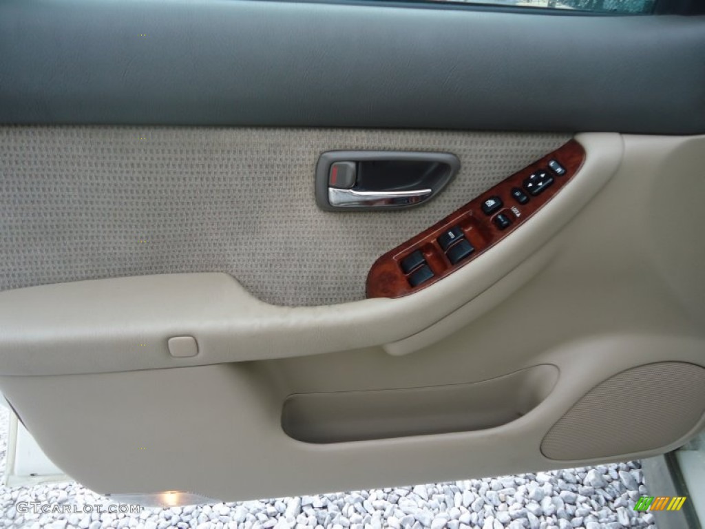 2004 Outback Wagon - White Frost Pearl / Beige photo #9
