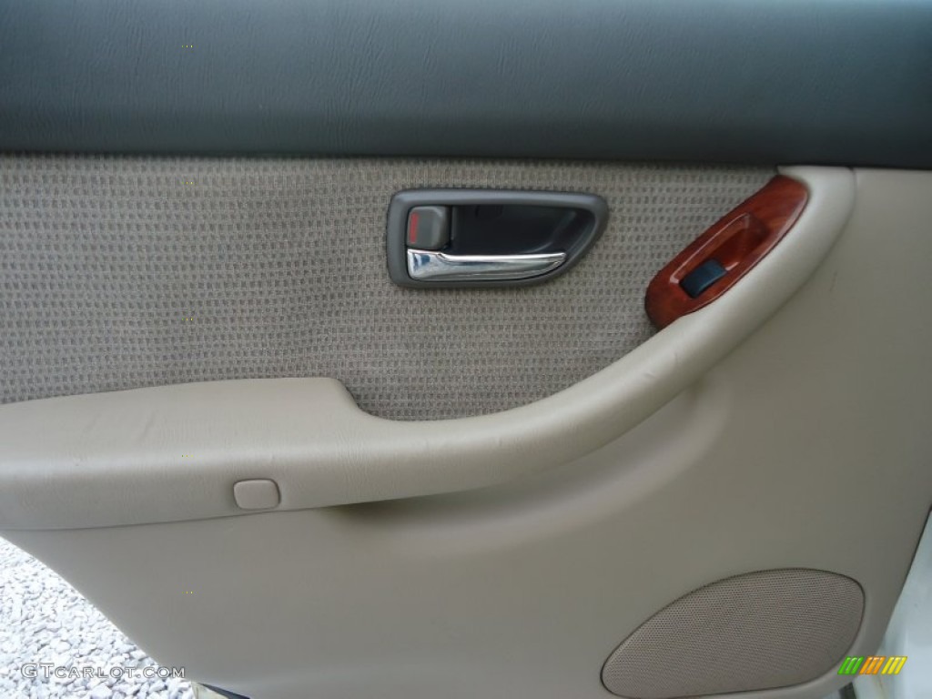 2004 Outback Wagon - White Frost Pearl / Beige photo #21