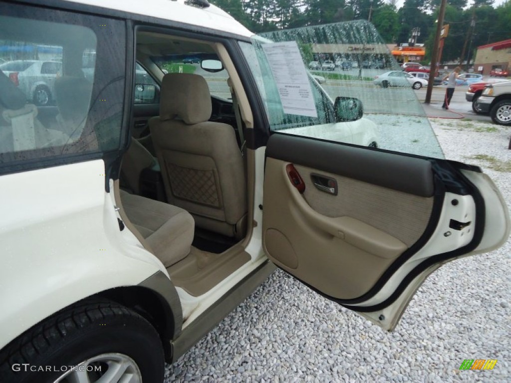 2004 Outback Wagon - White Frost Pearl / Beige photo #25