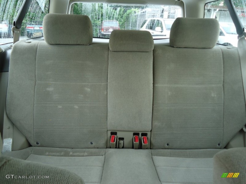 2004 Outback Wagon - White Frost Pearl / Beige photo #28
