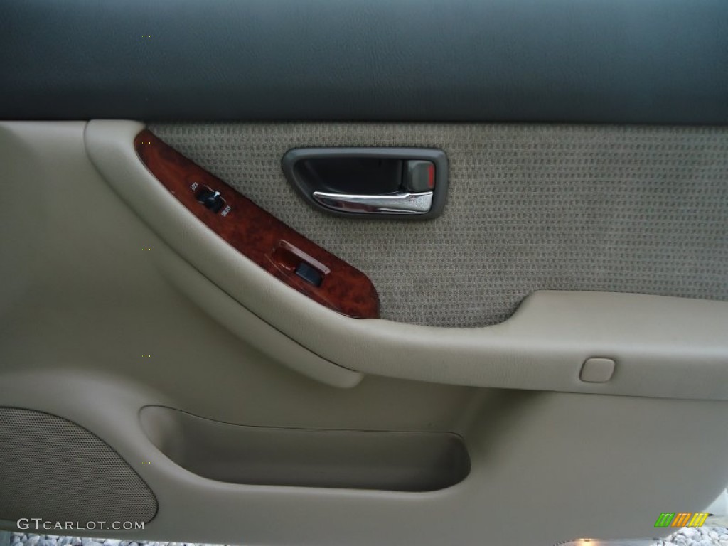 2004 Outback Wagon - White Frost Pearl / Beige photo #30