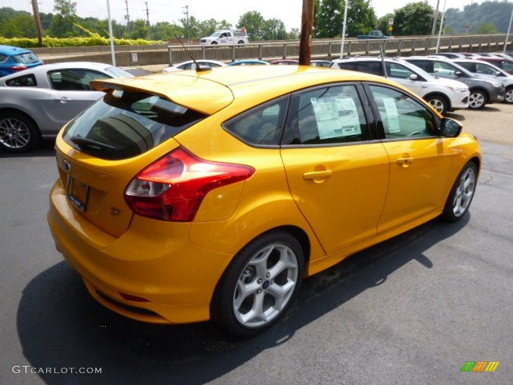 2014 Focus ST Hatchback - Tangerine Scream / ST Charcoal Black Recaro Sport Seats photo #8