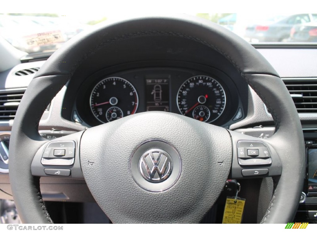 2014 Passat 1.8T SE - Reflex Silver Metallic / Titan Black photo #17