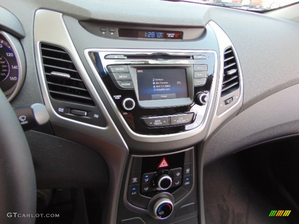2015 Hyundai Elantra SE Sedan Controls Photos