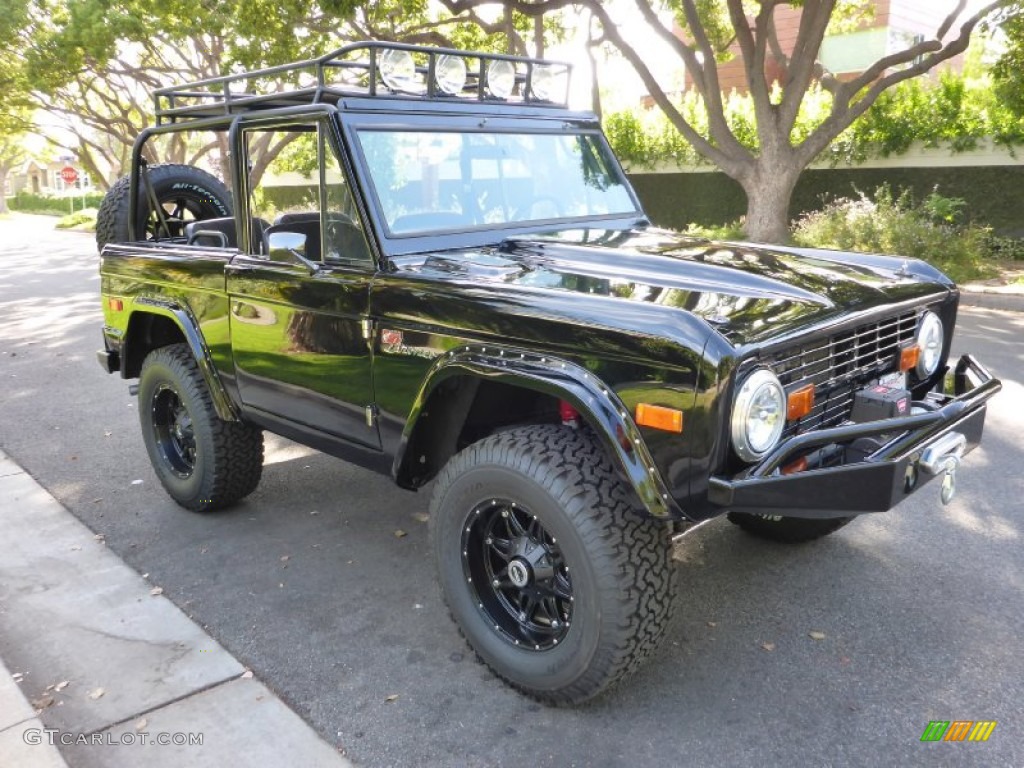 Black 1970 Ford Bronco Custom Sport Wagon Exterior Photo #96046005
