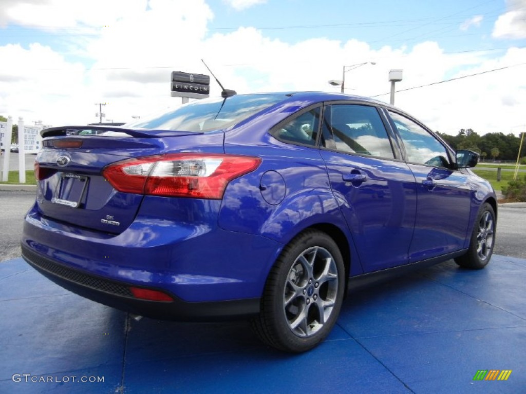 2014 Focus SE Sedan - Performance Blue / Charcoal Black photo #3