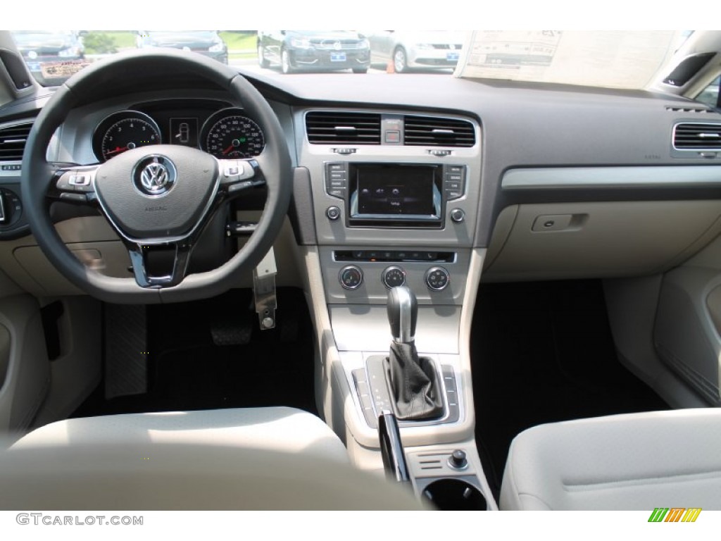 2015 Volkswagen Golf 4 Door 1.8T SE Dashboard Photos