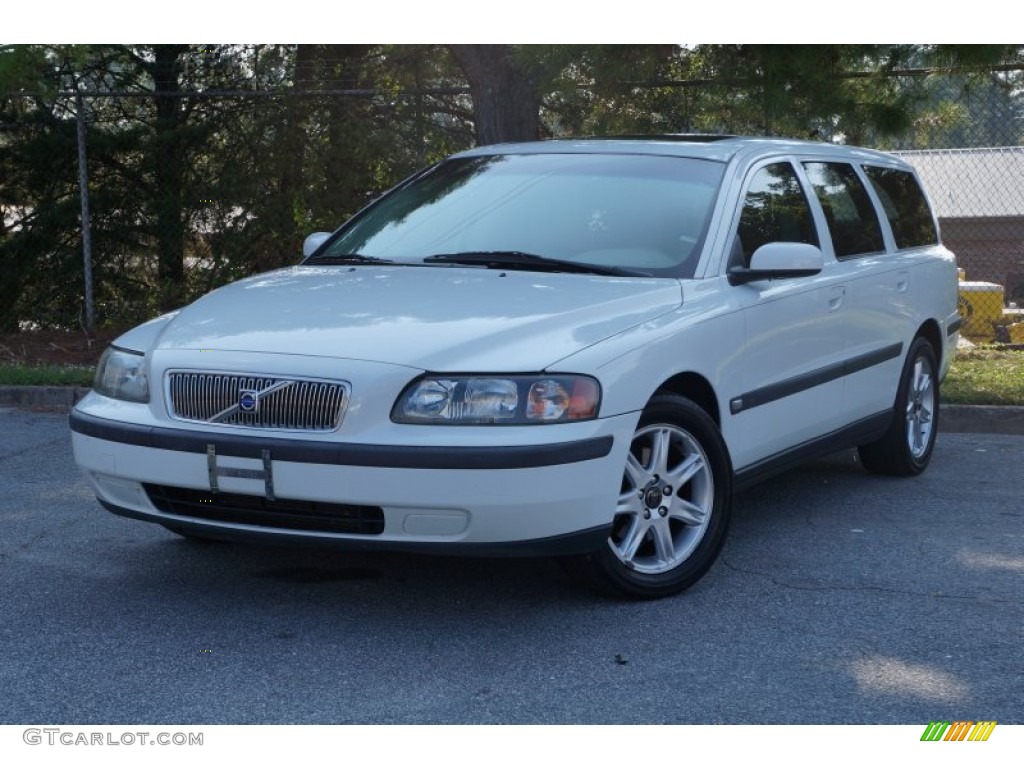 2004 V70 2.4 - Ice White / Beige/Light Sand photo #1