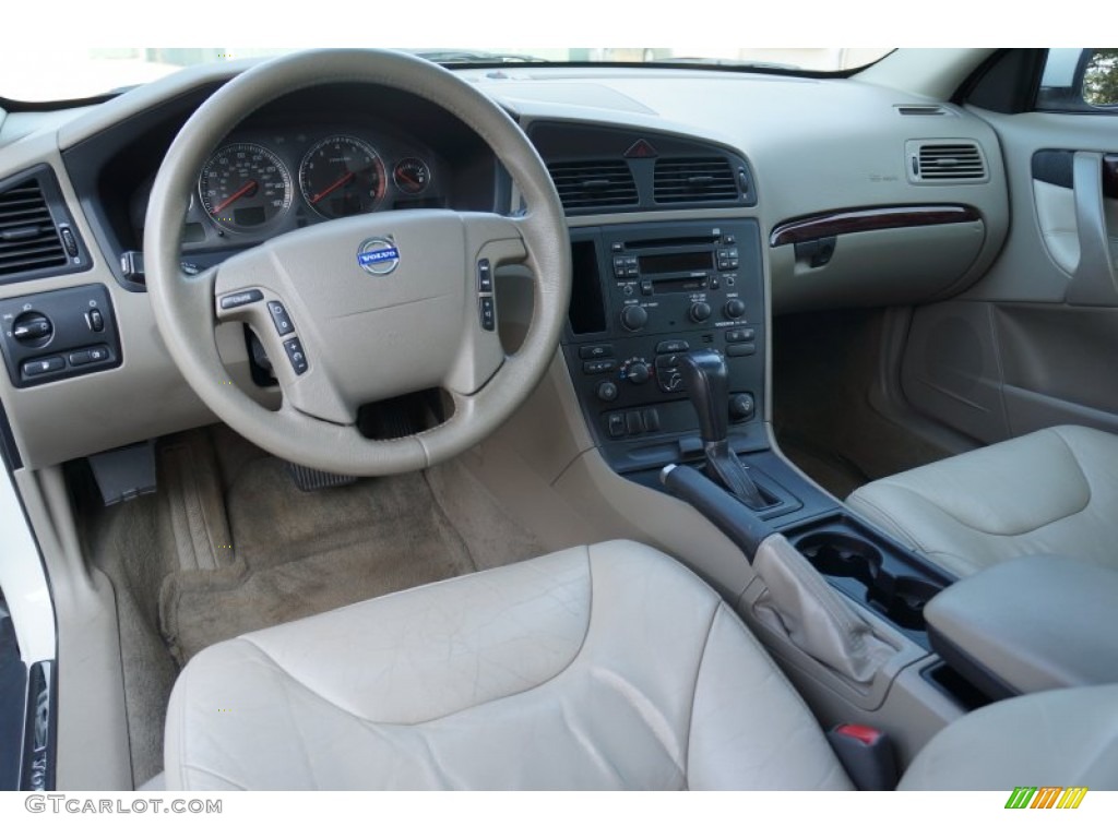 2004 V70 2.4 - Ice White / Beige/Light Sand photo #18