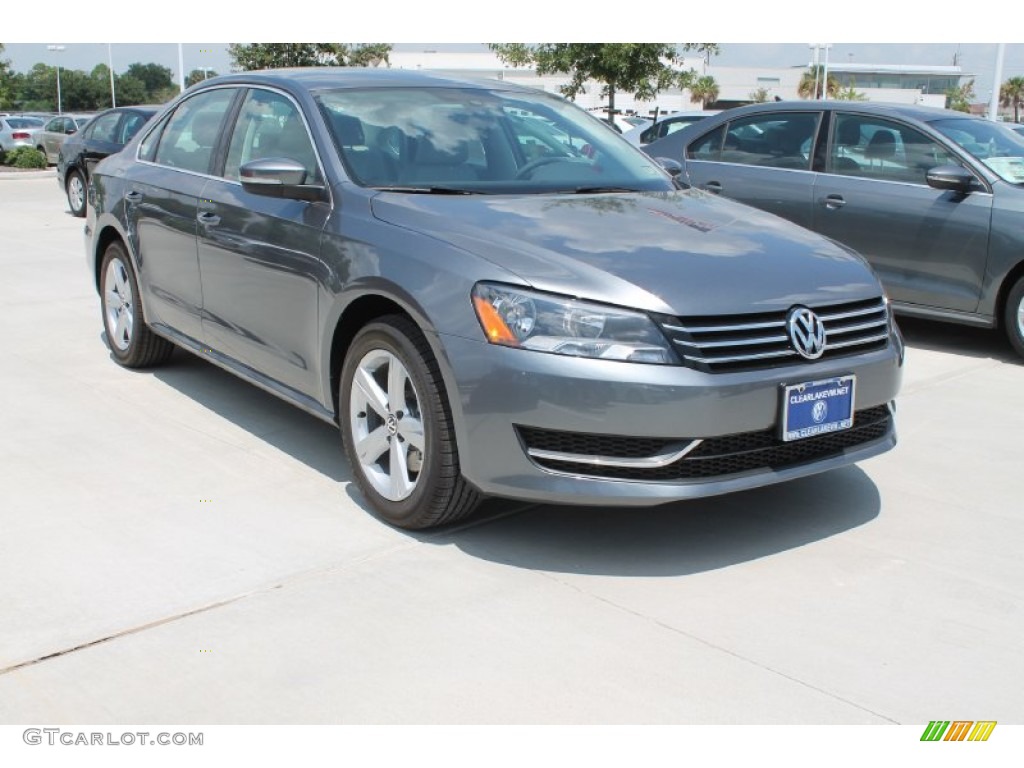 2014 Passat 1.8T SE - Platinum Gray Metallic / Moonrock photo #1