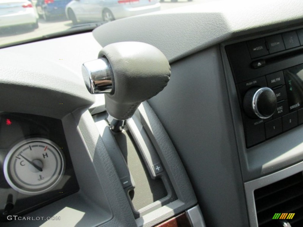 2010 Chrysler Town & Country Touring Transmission Photos