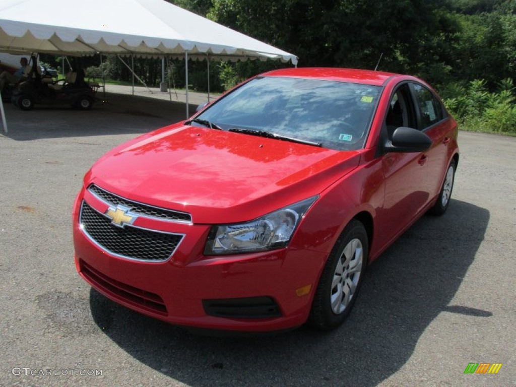 2014 Cruze LS - Red Hot / Jet Black/Medium Titanium photo #10