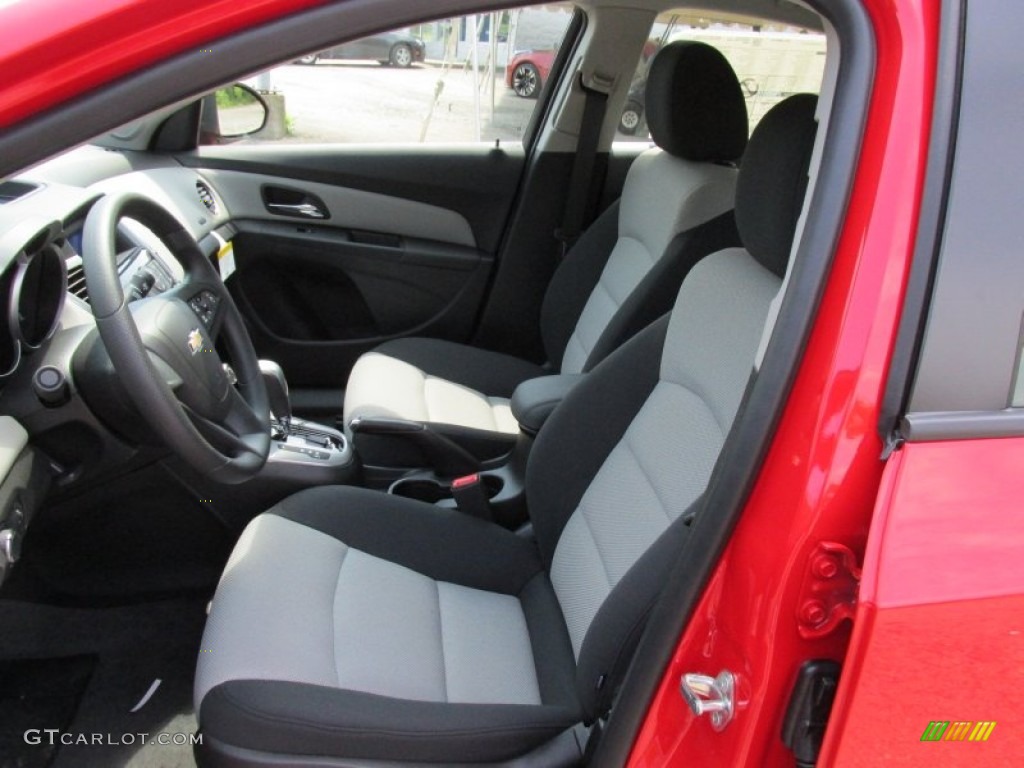 2014 Cruze LS - Red Hot / Jet Black/Medium Titanium photo #12