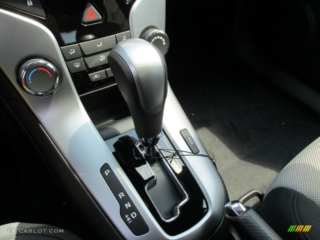 2014 Cruze LS - Red Hot / Jet Black/Medium Titanium photo #15