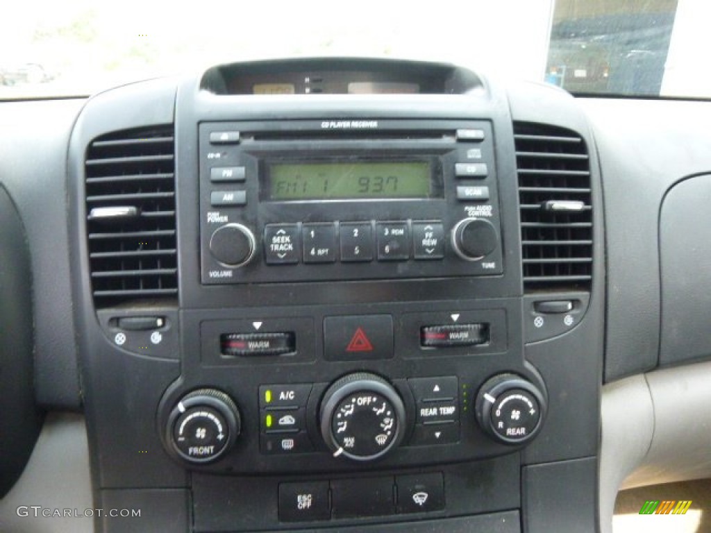 2007 Entourage GLS - Cosmic White / Gray photo #11