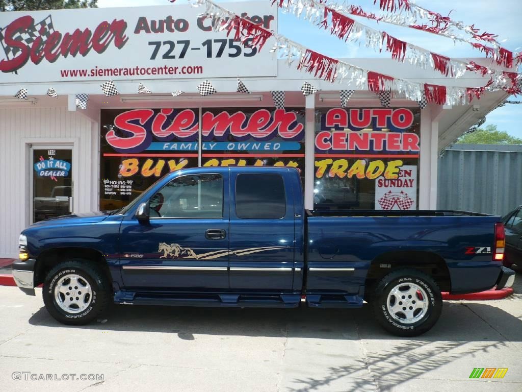 2001 Silverado 1500 LS Extended Cab 4x4 - Indigo Blue Metallic / Graphite photo #1