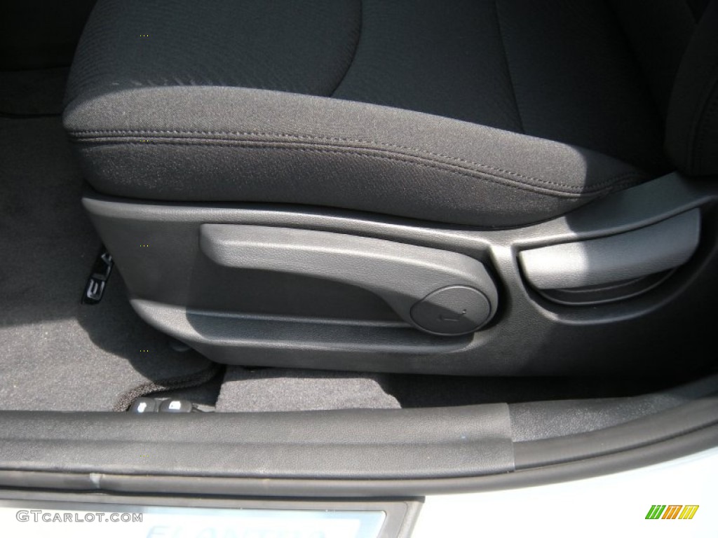 2015 Elantra SE Sedan - Shimmering Air Silver / Black photo #23