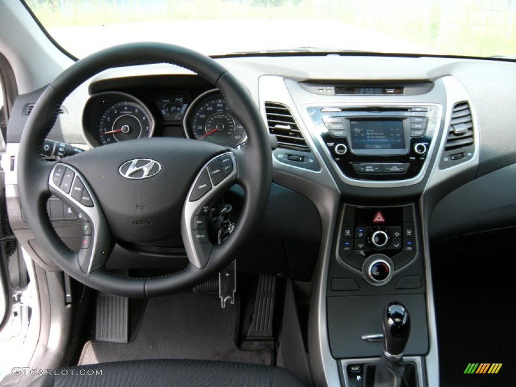 2015 Elantra SE Sedan - Shimmering Air Silver / Black photo #25