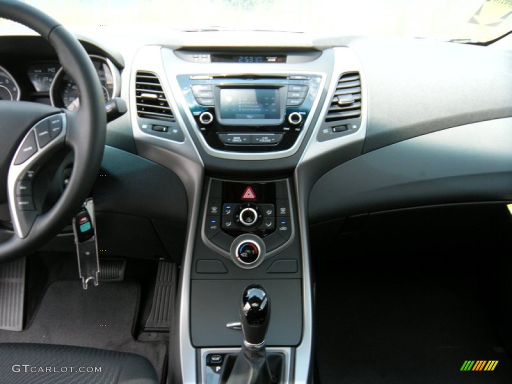 2015 Elantra SE Sedan - Shimmering Air Silver / Black photo #26