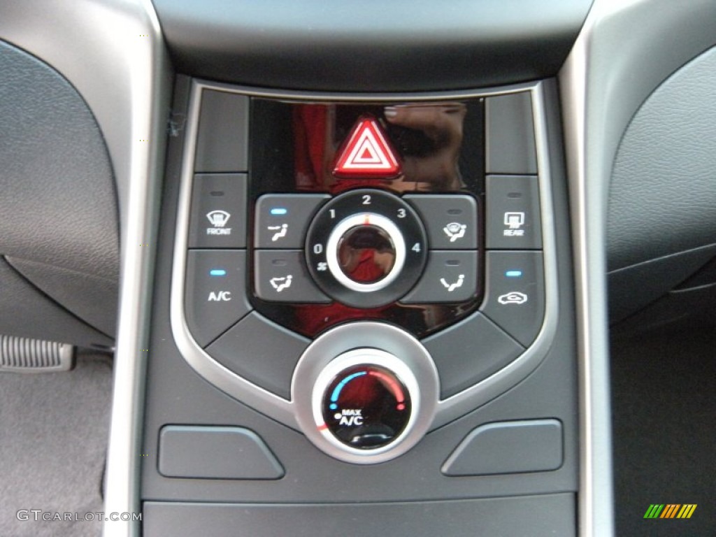2015 Elantra SE Sedan - Shimmering Air Silver / Black photo #28