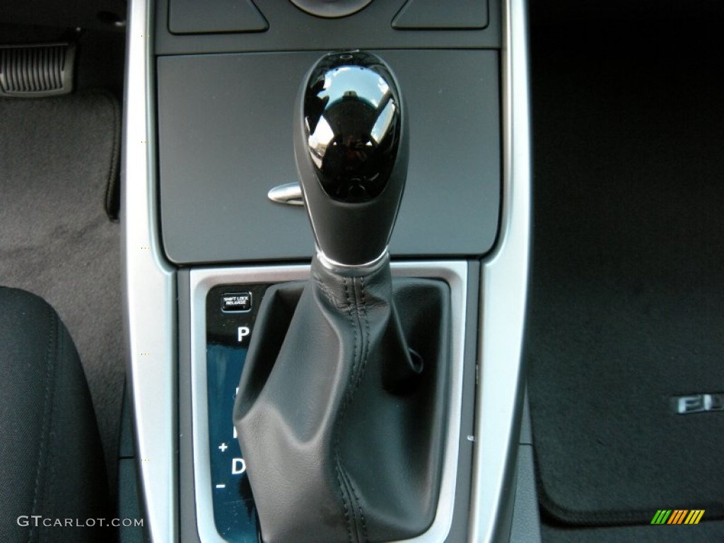 2015 Elantra SE Sedan - Shimmering Air Silver / Black photo #29