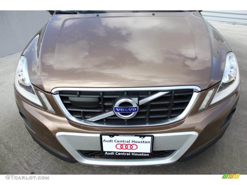 2010 XC60 T6 AWD - Terra Bronze Metallic / Sandstone/Espresso photo #2