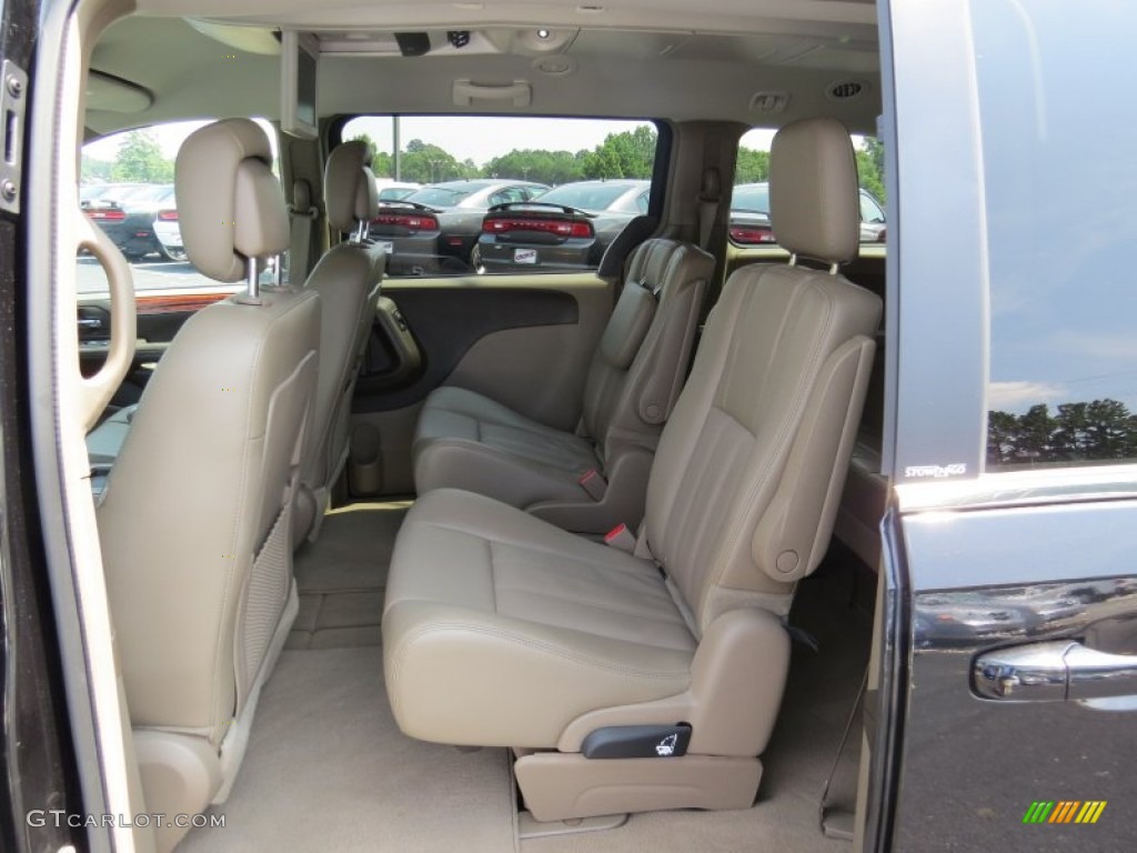 2014 Chrysler Town & Country Touring Rear Seat Photo #96083856