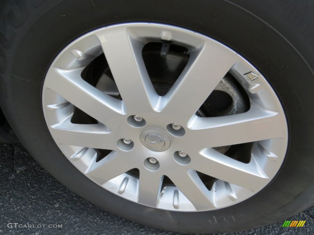 2014 Chrysler Town & Country Touring Wheel Photos