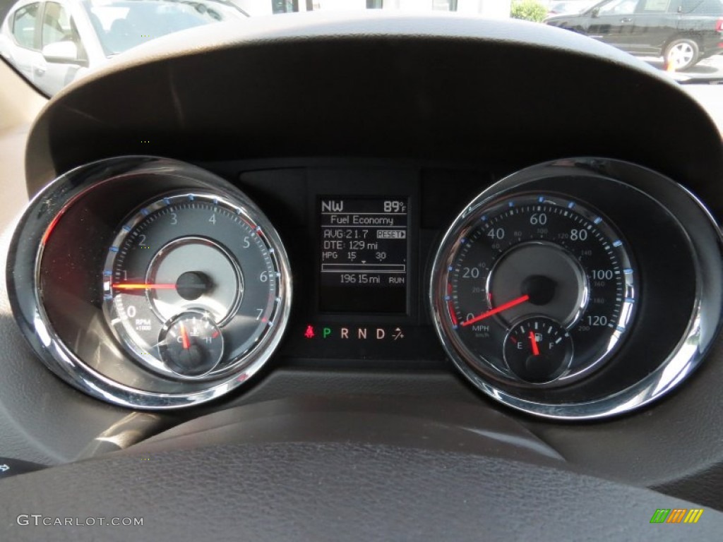 2014 Chrysler Town & Country Touring Gauges Photo #96083976