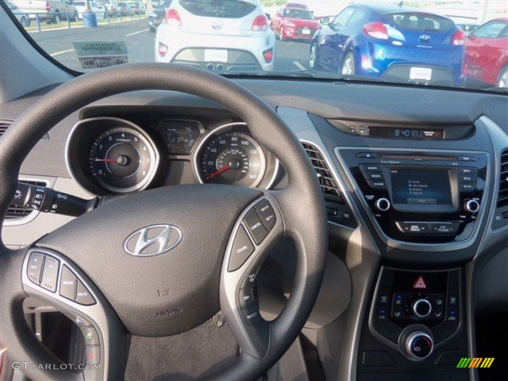 2015 Elantra SE Sedan - Geranium Red / Gray photo #7