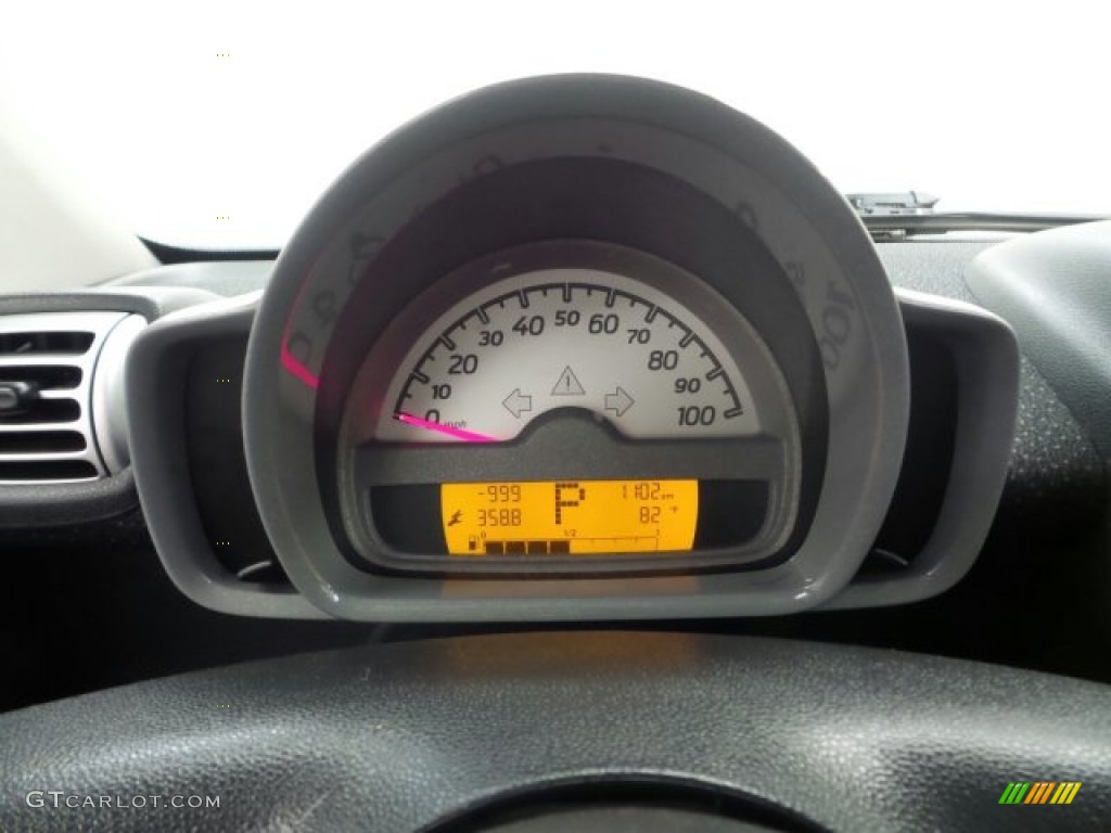 2008 fortwo passion coupe - Light Yellow / Design Black photo #11