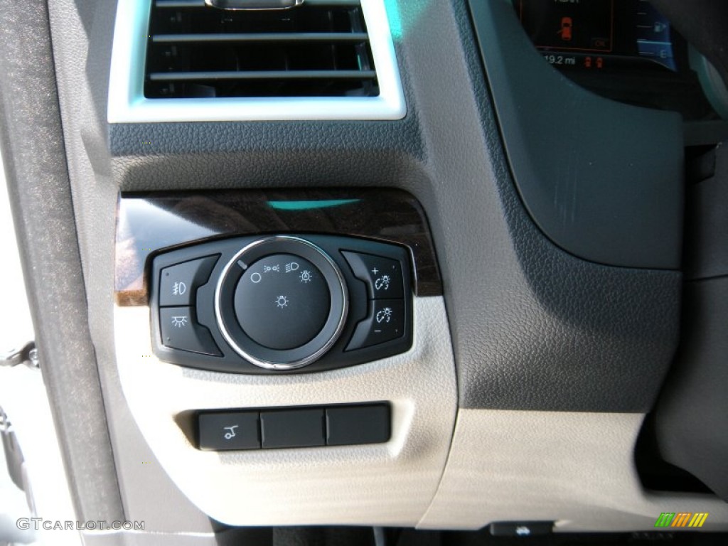 2015 Explorer Limited - White Platinum / Medium Light Stone photo #37