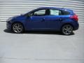 Performance Blue - Focus SE Hatchback Photo No. 6