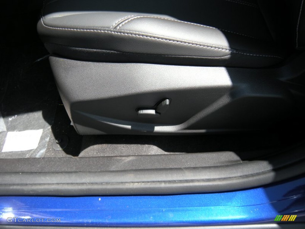 2014 Focus SE Hatchback - Performance Blue / Charcoal Black photo #24