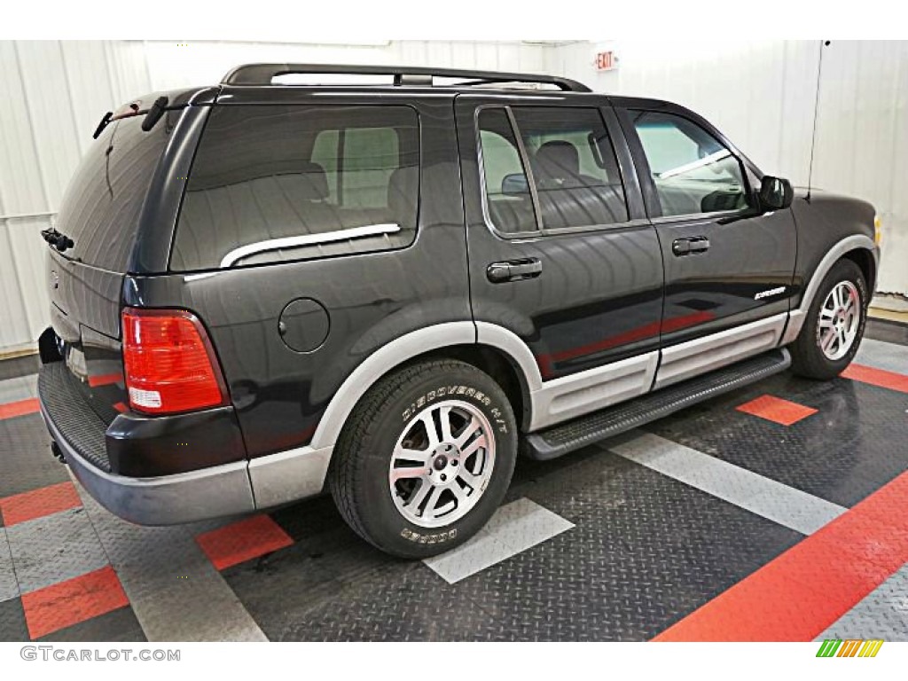 2002 Explorer XLT 4x4 - Black Clearcoat / Graphite photo #4