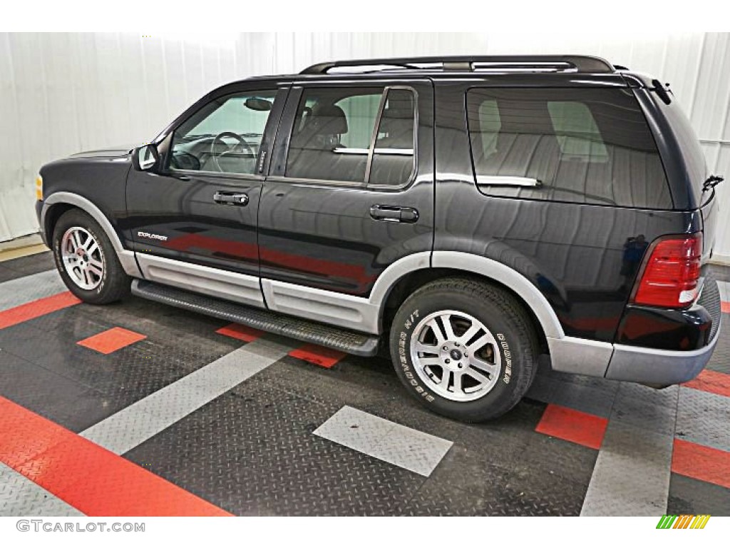 2002 Explorer XLT 4x4 - Black Clearcoat / Graphite photo #6