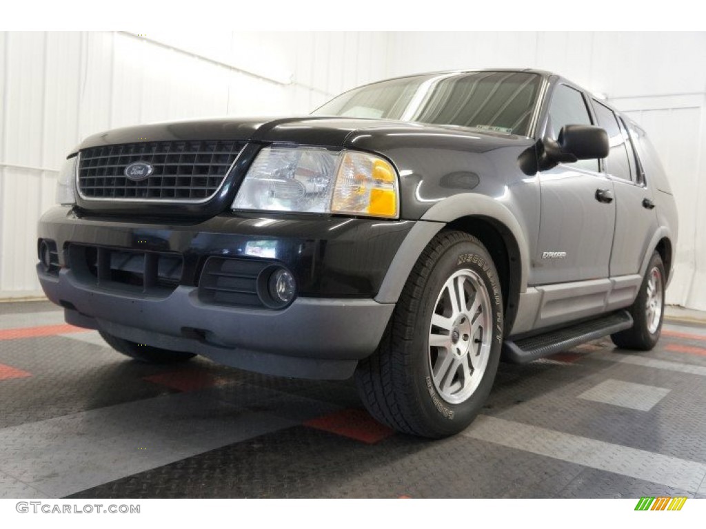 2002 Explorer XLT 4x4 - Black Clearcoat / Graphite photo #10