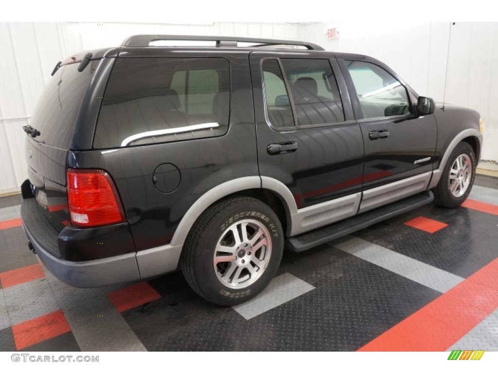 2002 Explorer XLT 4x4 - Black Clearcoat / Graphite photo #13
