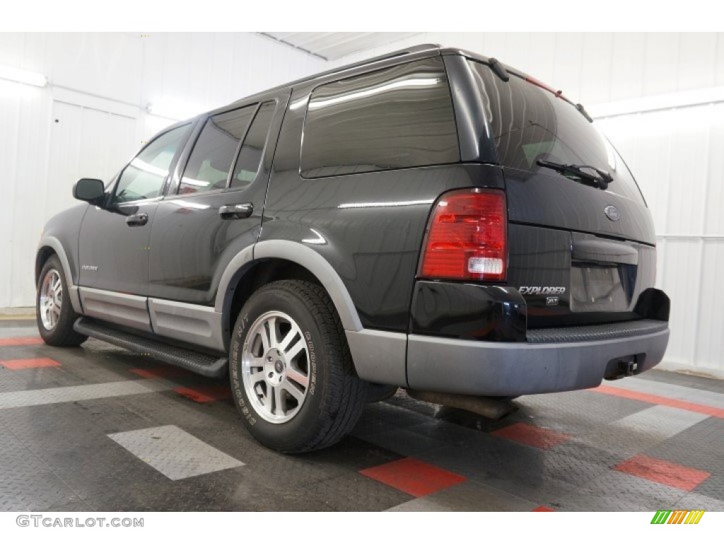 2002 Explorer XLT 4x4 - Black Clearcoat / Graphite photo #16