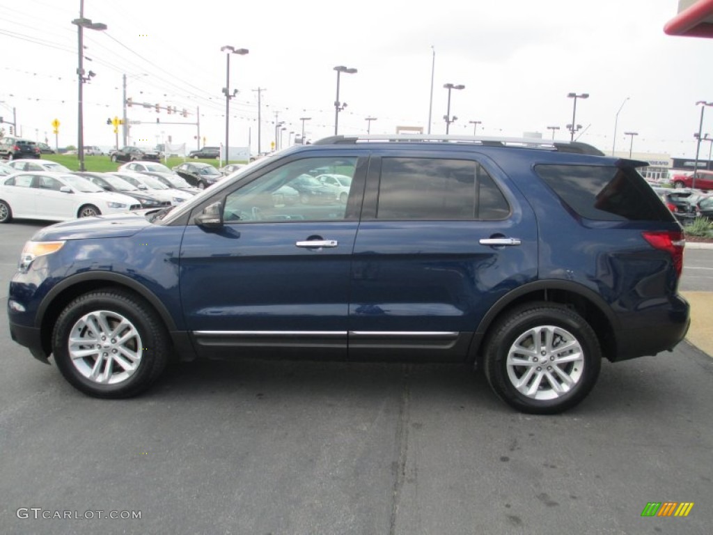 2012 Explorer XLT 4WD - Dark Pearl Blue Metallic / Charcoal Black photo #4