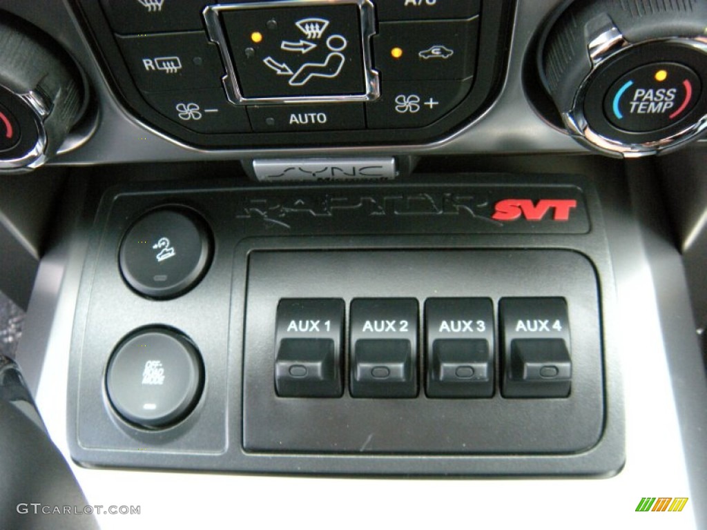 2014 Ford F150 SVT Raptor SuperCrew 4x4 Controls Photo #96109432