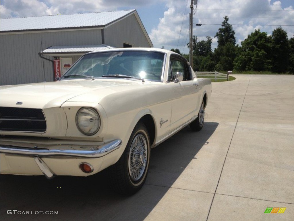 1965 Mustang Fastback - Wimbledon White / Green photo #4