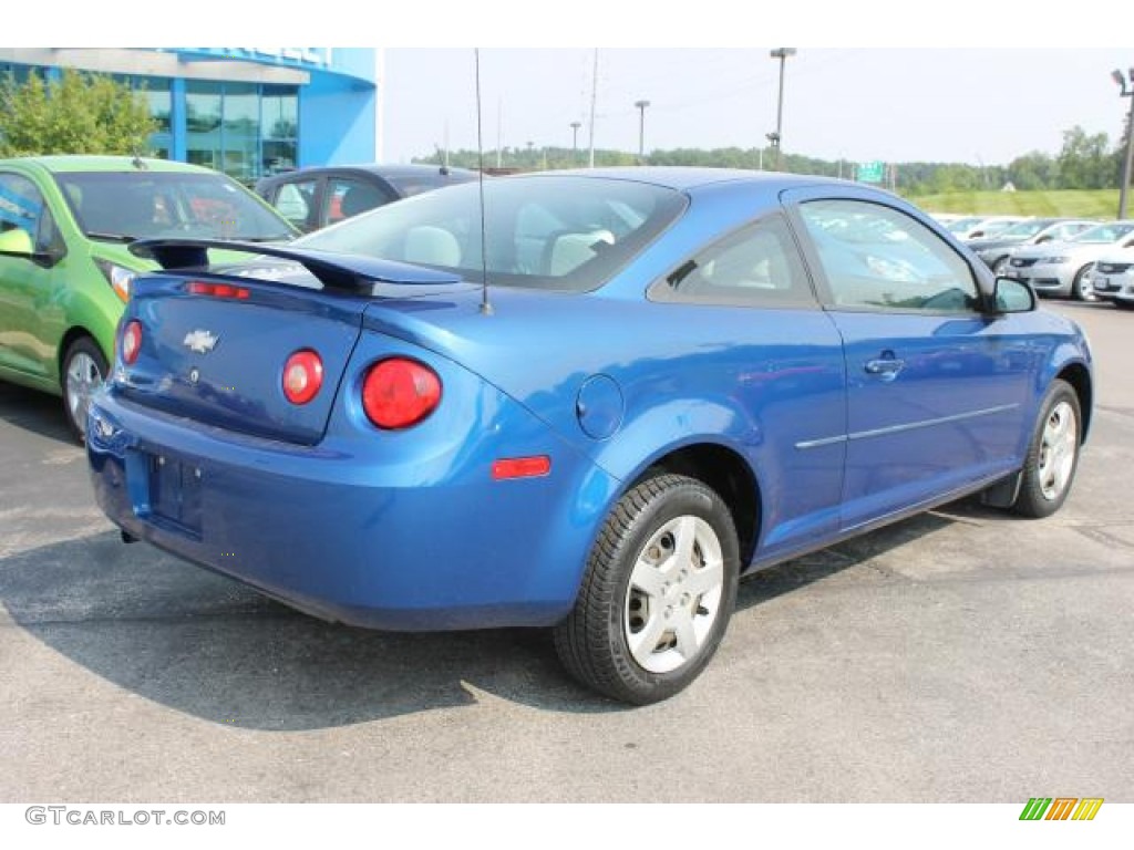 2005 Cobalt Coupe - Arrival Blue Metallic / Gray photo #3