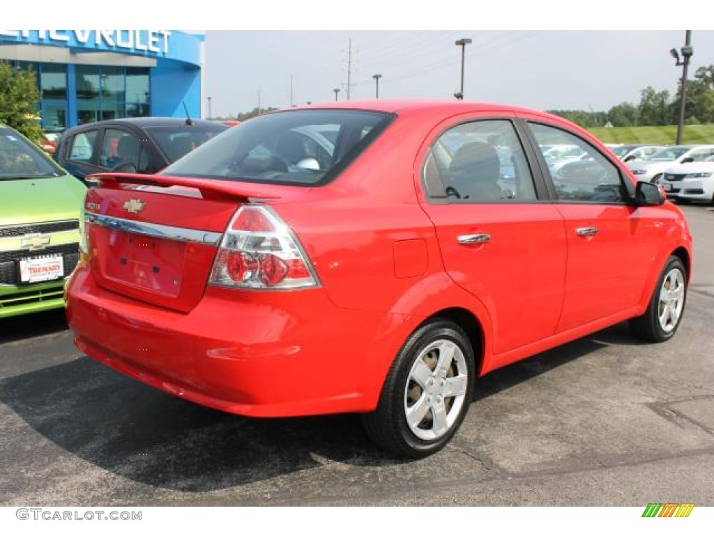 2009 Aveo LT Sedan - Victory Red / Charcoal photo #3