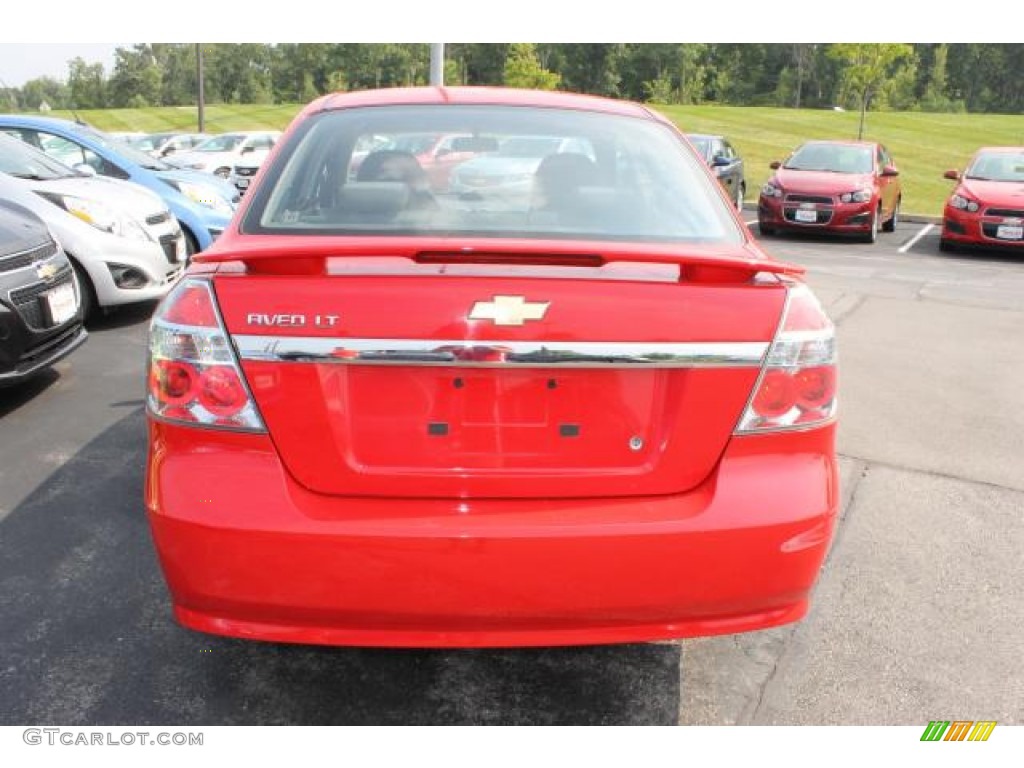 2009 Aveo LT Sedan - Victory Red / Charcoal photo #6