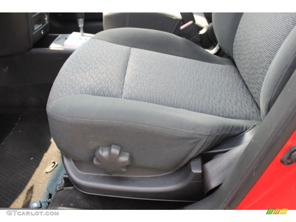 2009 Aveo LT Sedan - Victory Red / Charcoal photo #16