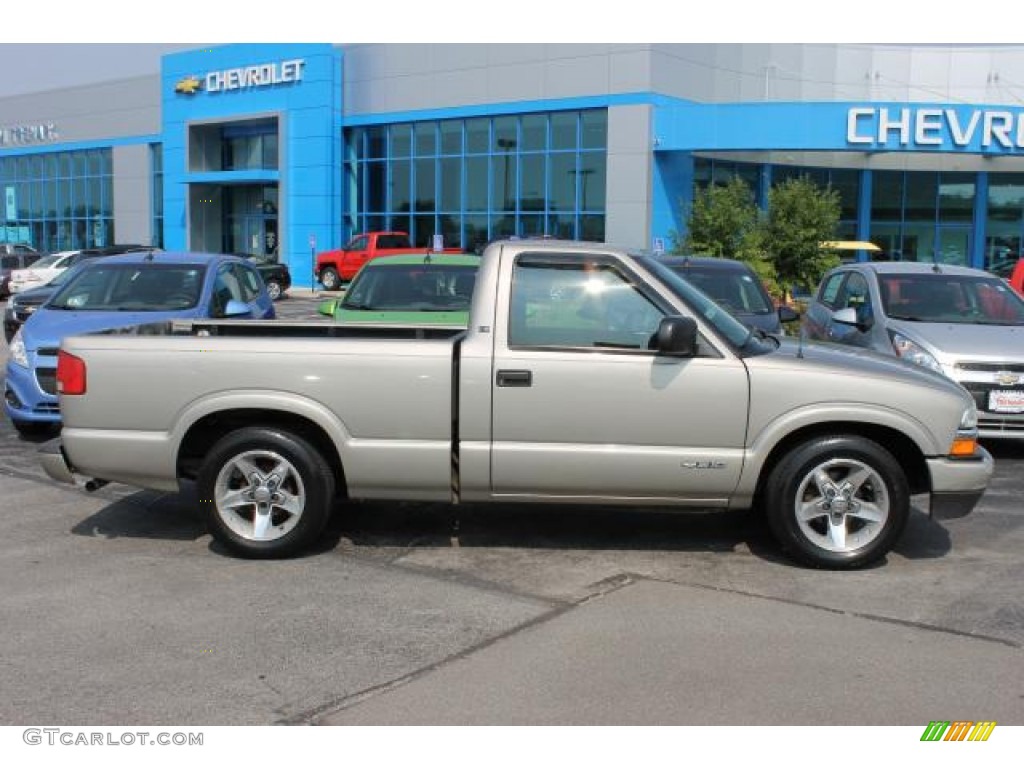 2003 S10 LS Regular Cab - Sandalwood Metallic / Graphite photo #1